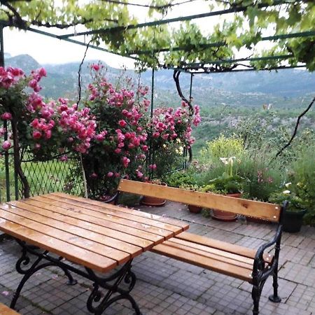 Holiday Home Carevic Gornja Brela Екстер'єр фото