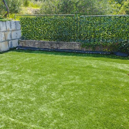 Holiday Home Carevic Gornja Brela Екстер'єр фото