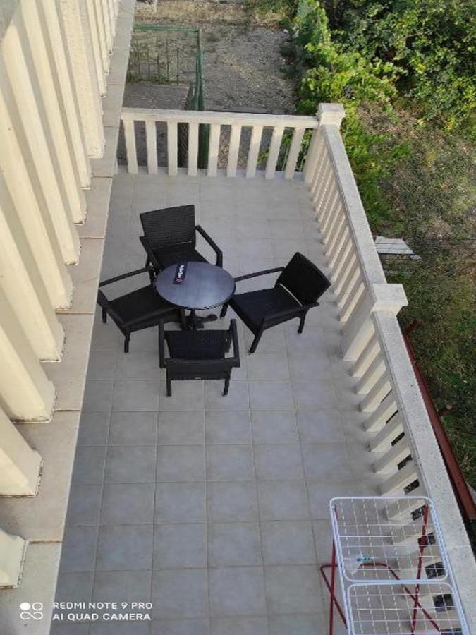 Holiday Home Carevic Gornja Brela Екстер'єр фото
