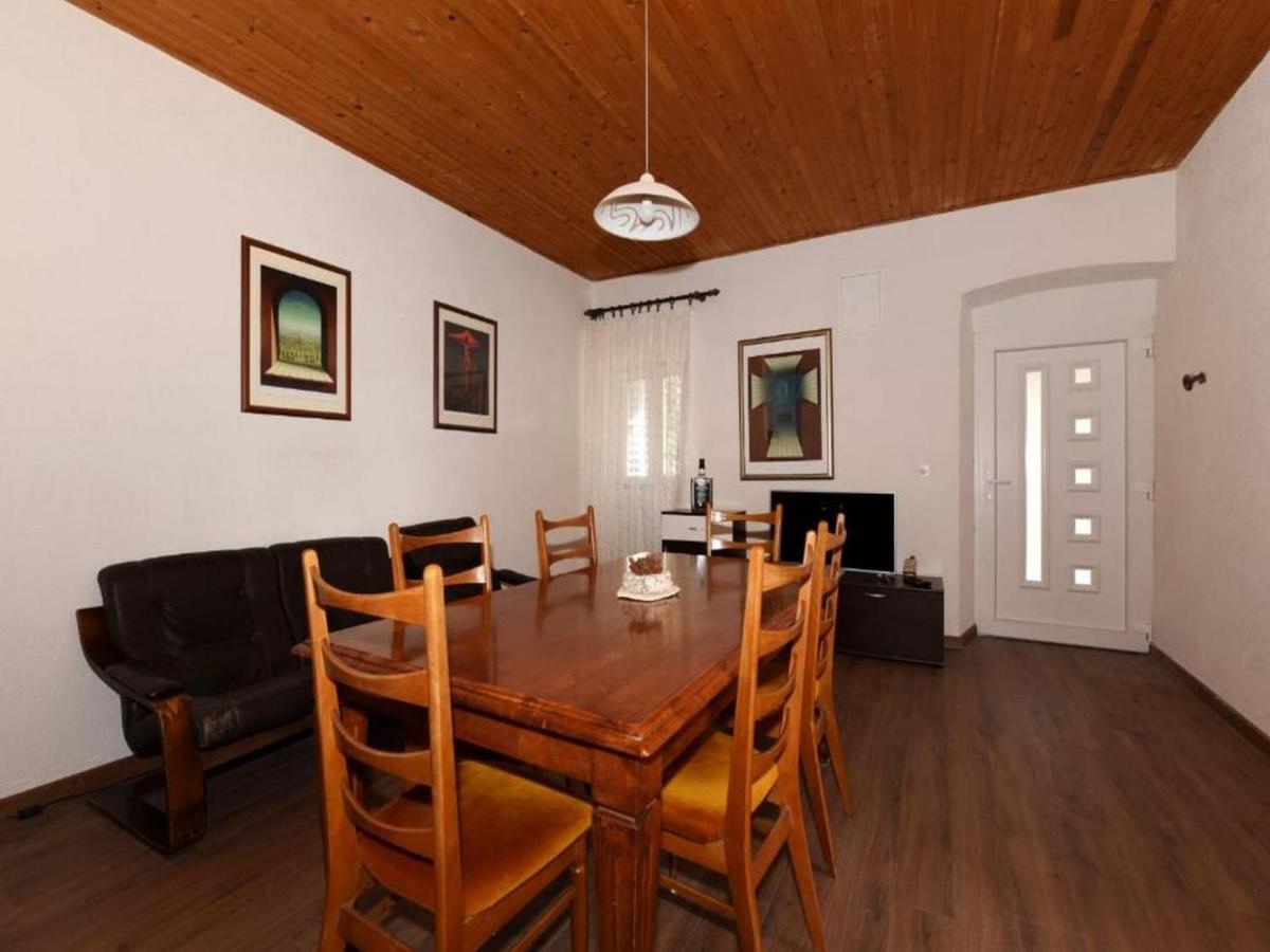 Holiday Home Carevic Gornja Brela Екстер'єр фото