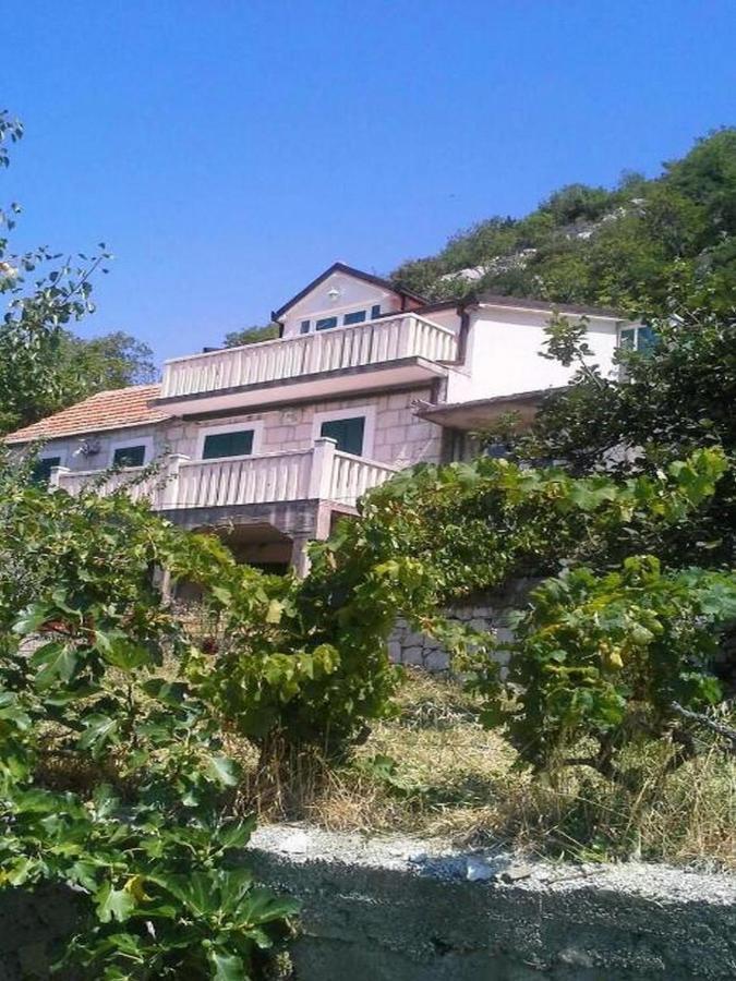 Holiday Home Carevic Gornja Brela Екстер'єр фото