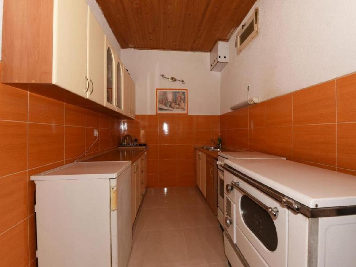 Holiday Home Carevic Gornja Brela Екстер'єр фото