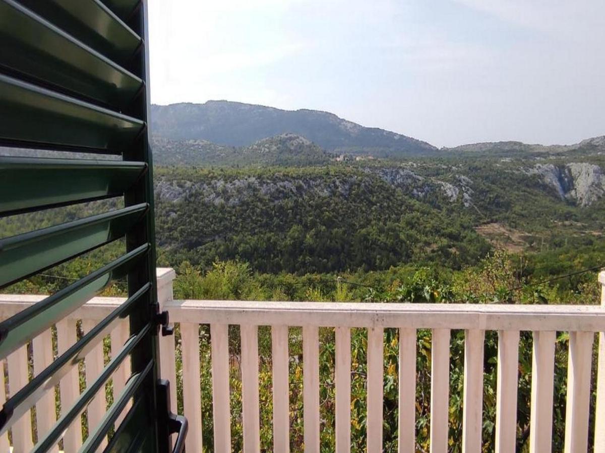 Holiday Home Carevic Gornja Brela Екстер'єр фото