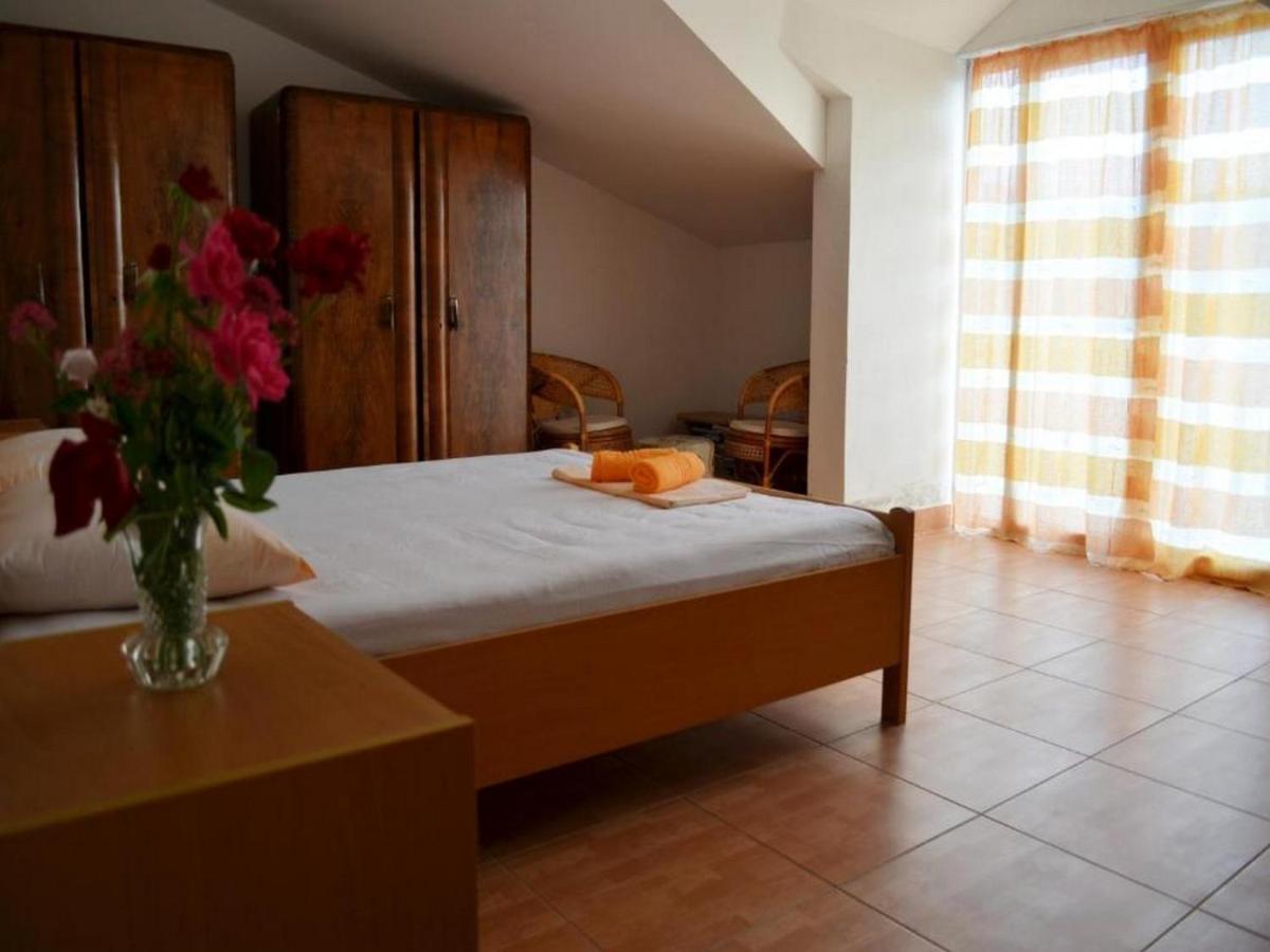 Holiday Home Carevic Gornja Brela Екстер'єр фото
