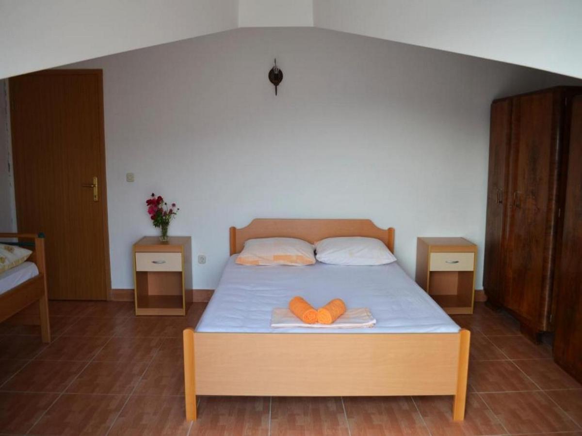 Holiday Home Carevic Gornja Brela Екстер'єр фото